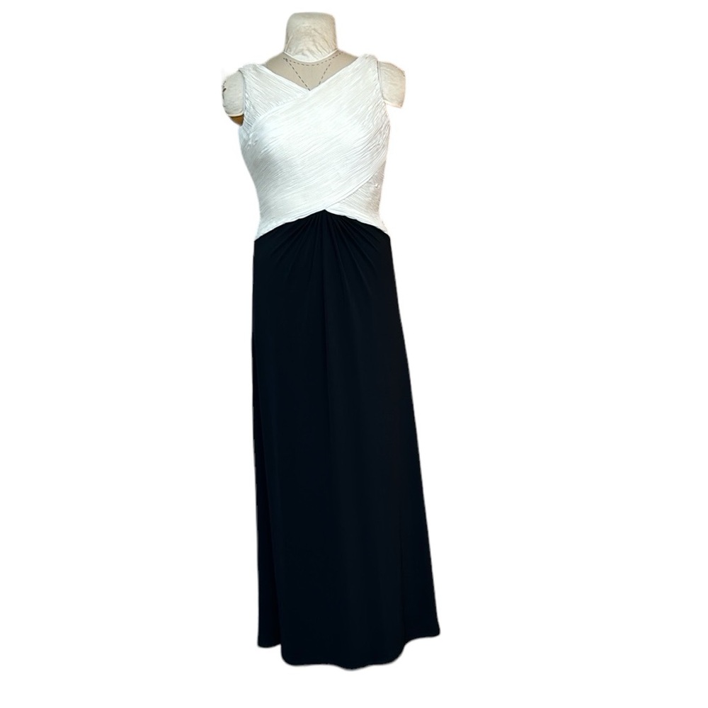 NWT Tadashi Shoji Anthropologie Pleated Maxi‎ Dress Gown Ruched Black/White M
